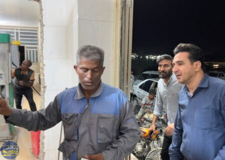 بازدید معاون سیاسی فرمانداری رودان از جایگاه عرضه سوخت در بخش جغین